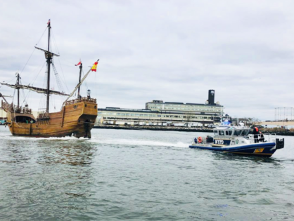 Pirate ship gets stuck during low tide off the coast of Brooklyn